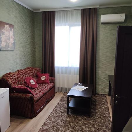 Mishel Plus Hotel Charkov Buitenkant foto