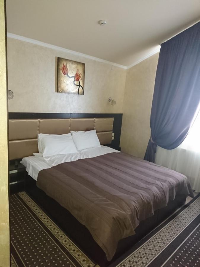 Mishel Plus Hotel Charkov Buitenkant foto