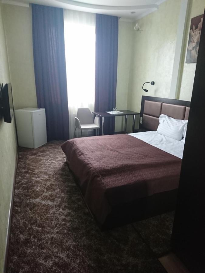 Mishel Plus Hotel Charkov Buitenkant foto