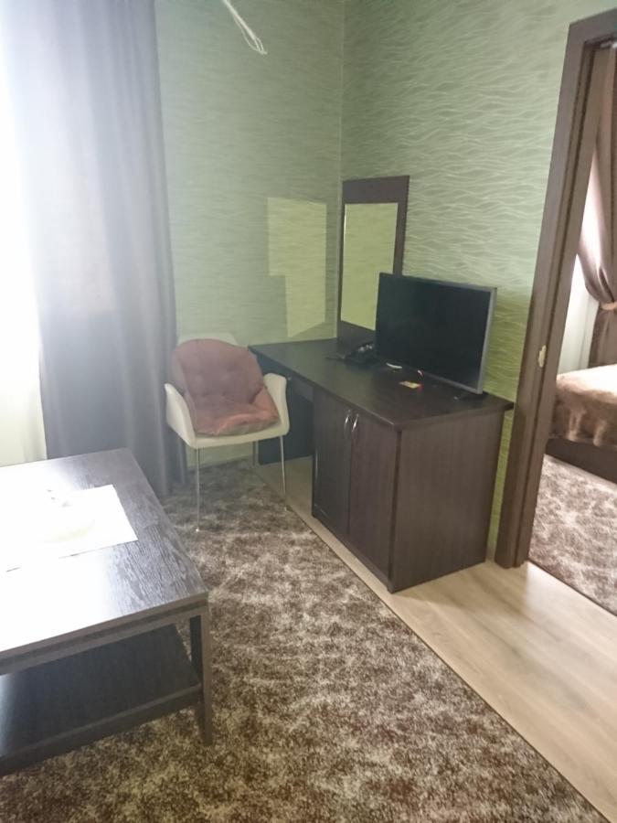 Mishel Plus Hotel Charkov Buitenkant foto