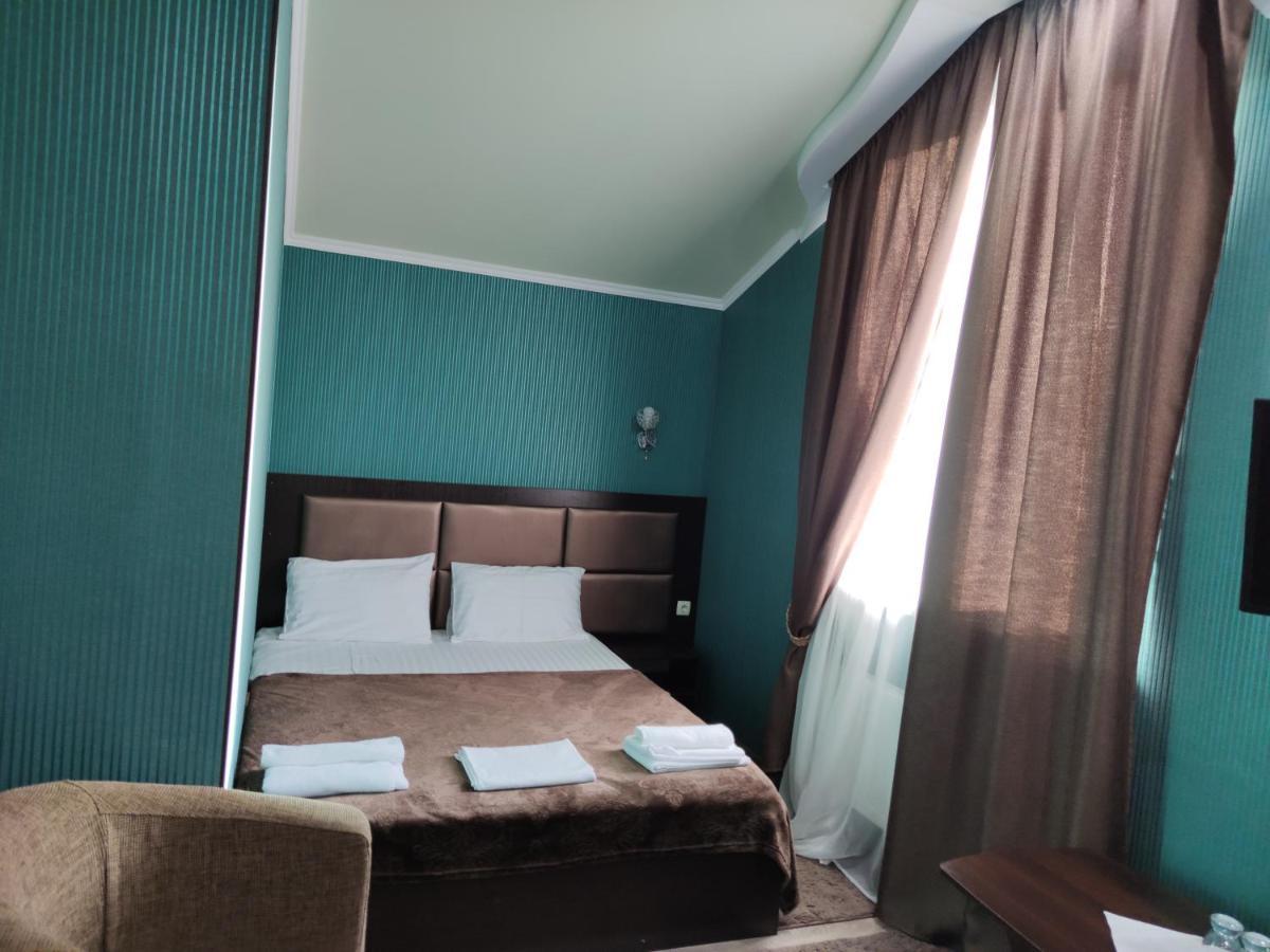 Mishel Plus Hotel Charkov Buitenkant foto