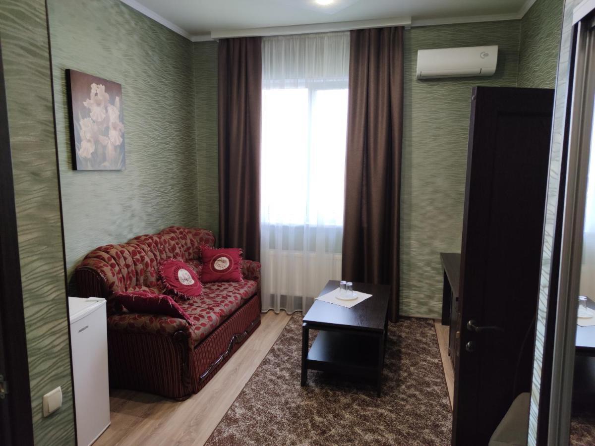 Mishel Plus Hotel Charkov Buitenkant foto